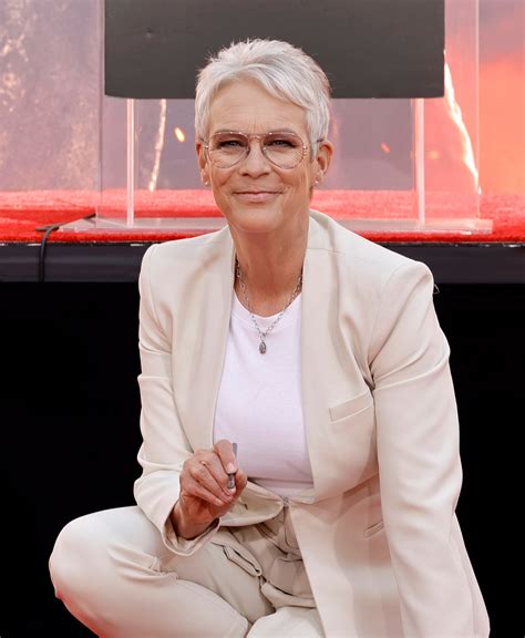 jamie lee curtis sexy|Jamie Lee Curtis Posed Topless on a Magazine Cover at 50:。